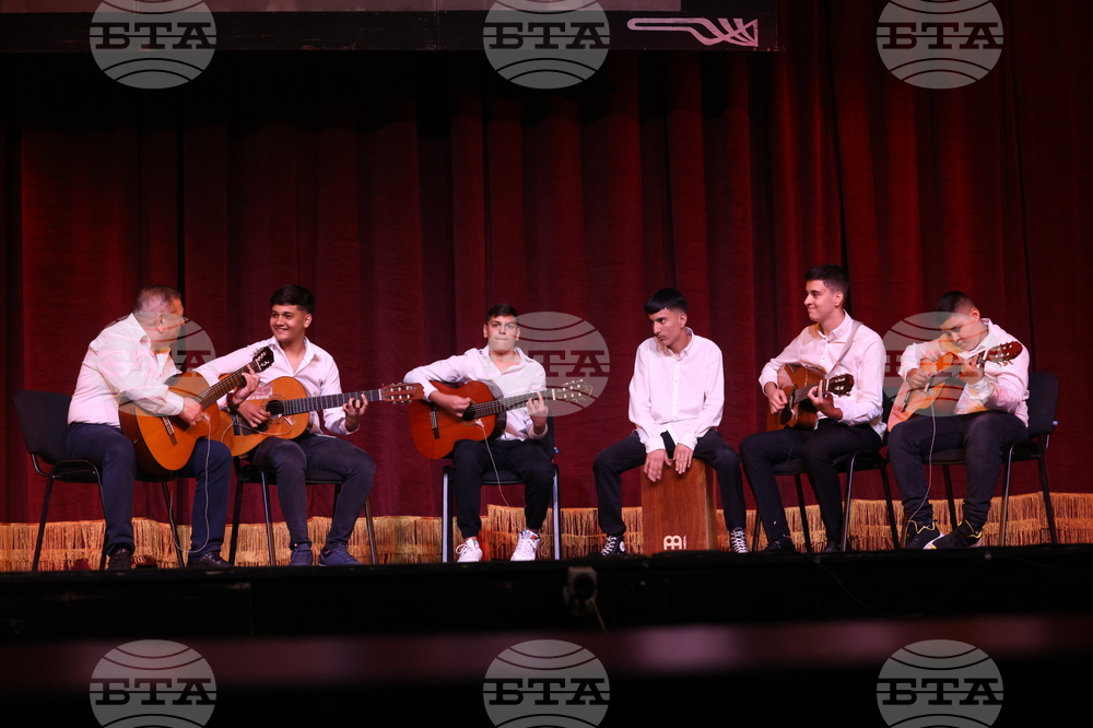 Музикален театър - „Златно перо“