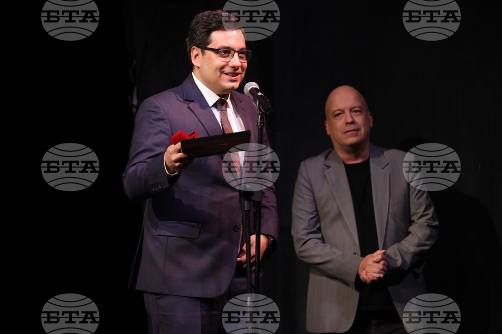 Музикален театър - „Златно перо“