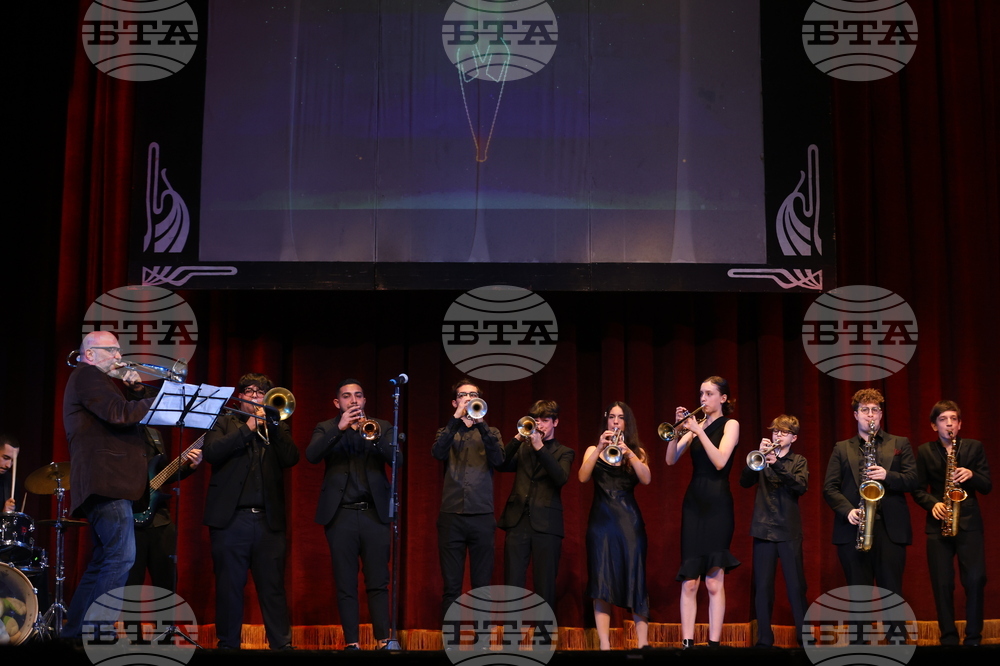 Музикален театър - „Златно перо“