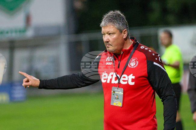 Приятели на Любослав Пенев организират в дните преди Коледа благотворителен турнир и търг в подкрепа на лечението му