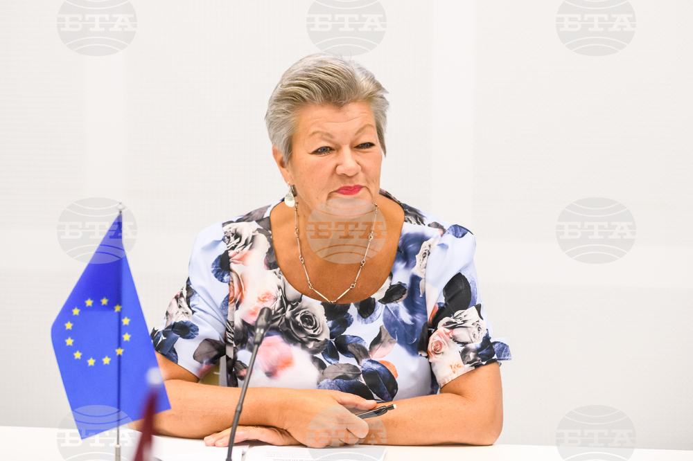 ЕК очаква държавите от ЕС да ограничат допълнително достъпа за руски граждани
