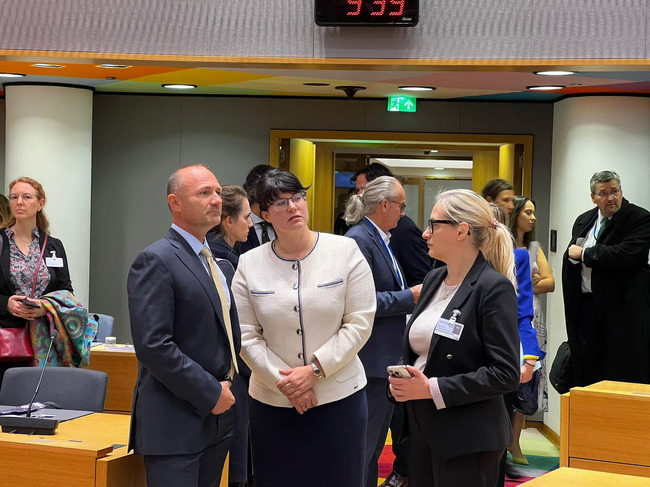 Белгия - Росен Христов - заседание