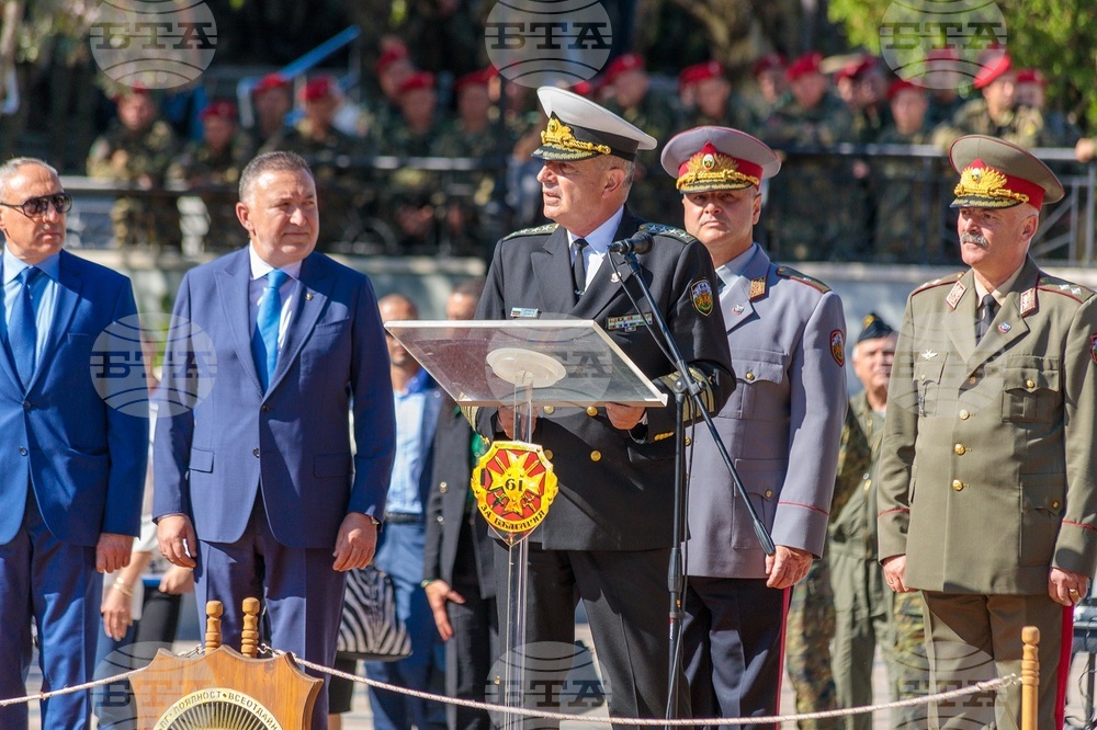 С официална церемония в Карлово бе отбелязана 30-годишнината на 61-а Стрямска механизирана бригада