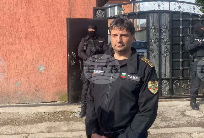 Любомир Николов - акция - брифинг