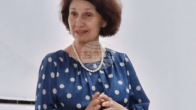 Силяновска е на работно посещение във Франция за участие в осмото издание на Парижкия форум за мир