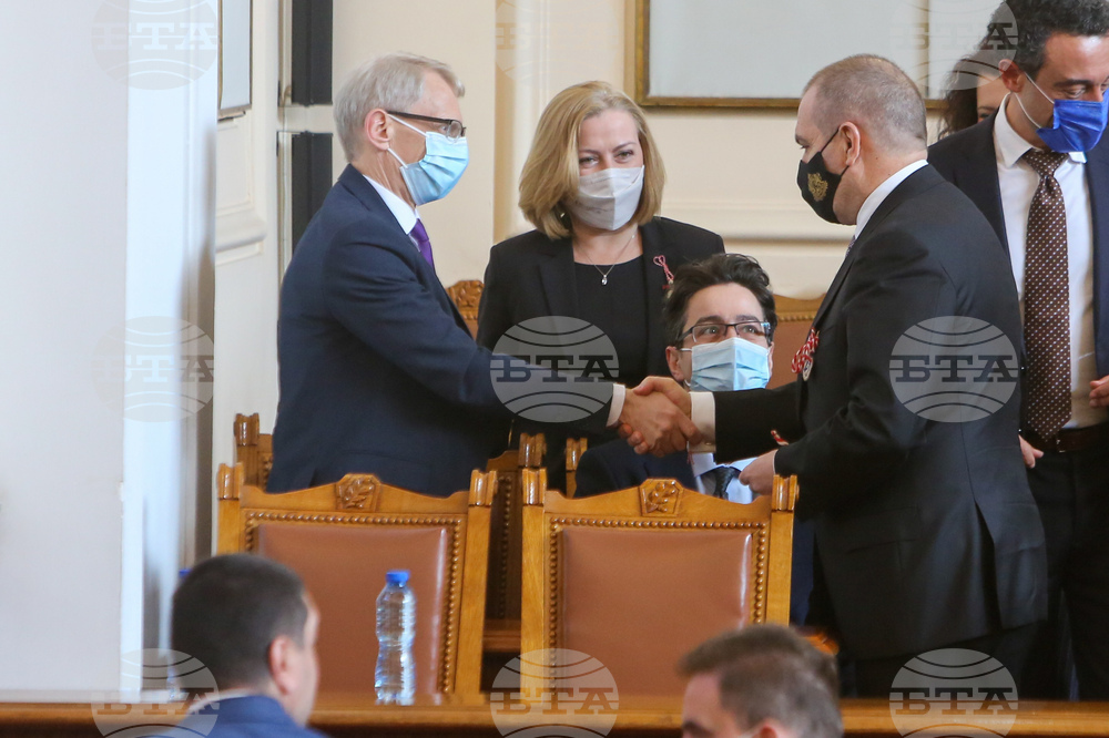 Парламент - извънредно заседание