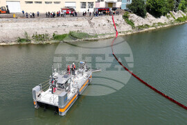 Русе - учение - нефтен разлив - симулация