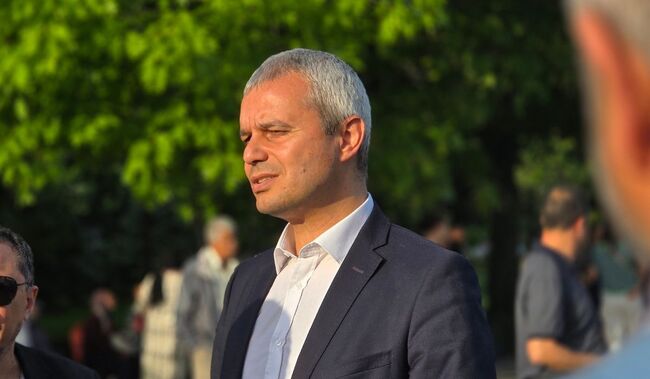 Възраждане: “Прекланяме се пред паметта на жертвите и казваме "Никога повече"!”