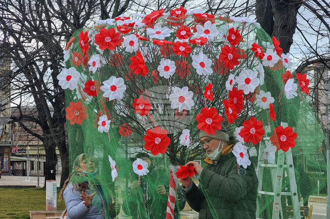 Ямбол - мартеници - украса