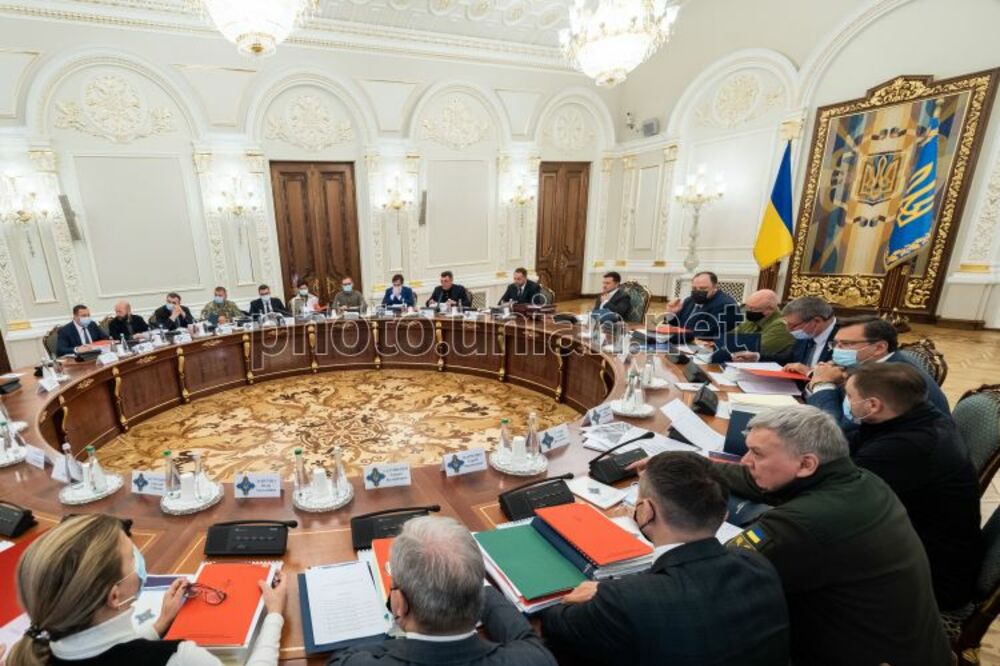 Украйна наложи санкции на над 3600 лица от Русия, включително децата на Путин
