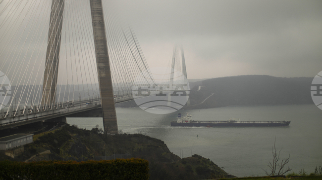Петролният танкер, ударен от дрон край Турция вчера, е плавал за Русия, за да бъде натоварен с гориво, съобщават медии