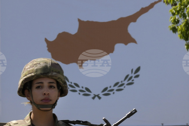 Кипърското правителство одобри участието на жени доброволки във въоръжените сили на страната