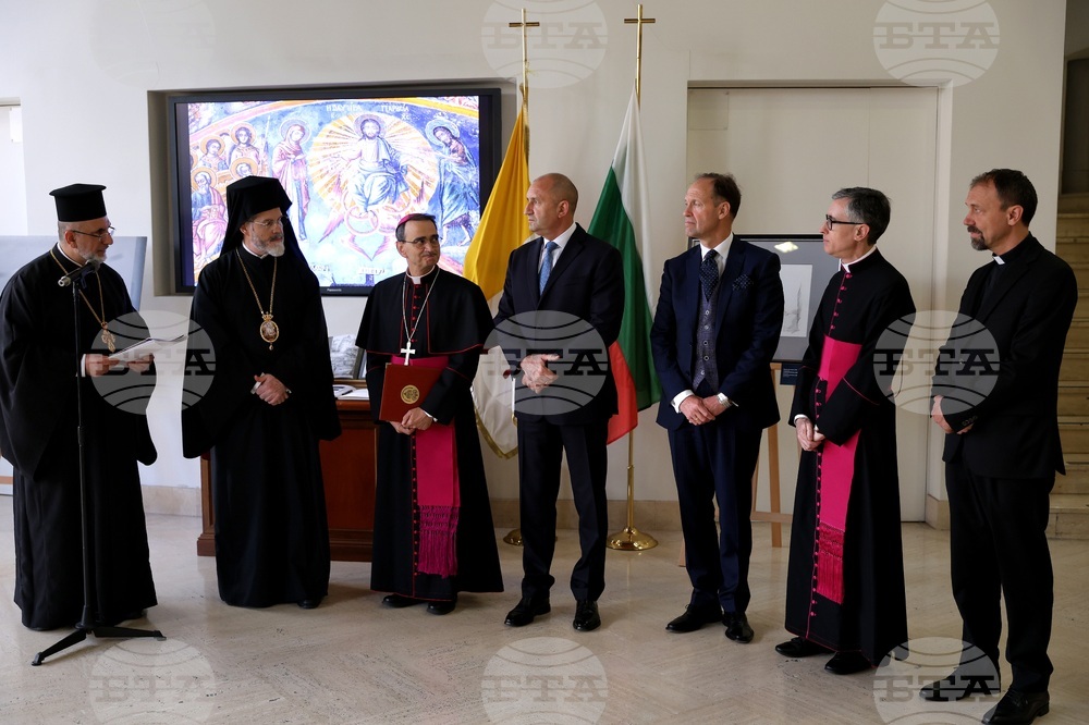 Италия - Румен Радев - откриване на изложба "Атон в рисунки и фотографии"