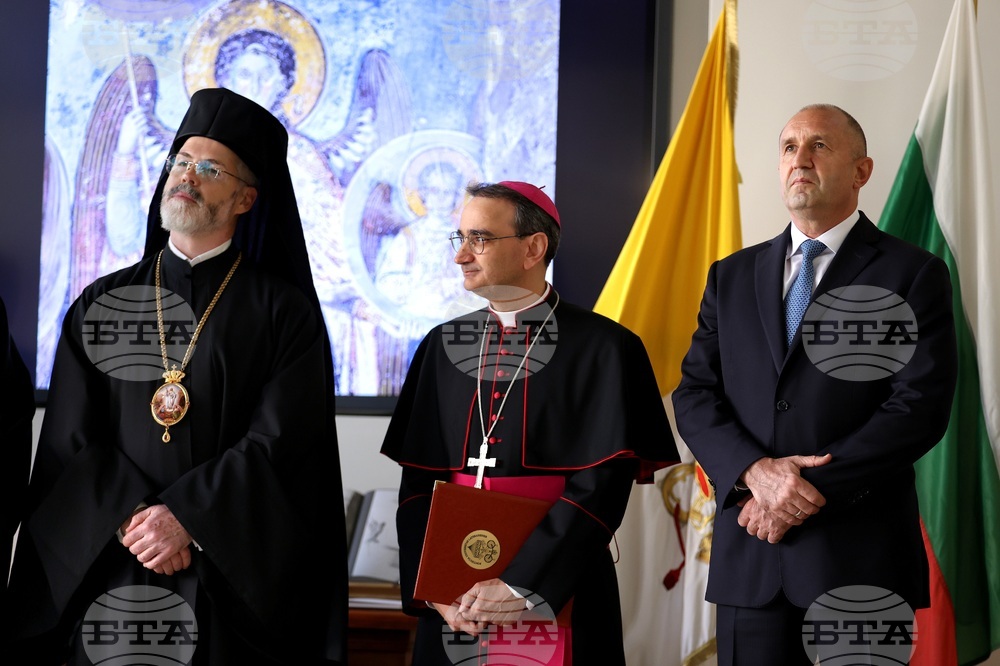 Италия - Румен Радев - откриване на изложба "Атон в рисунки и фотографии"