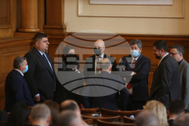 Парламент - извънредно заседание