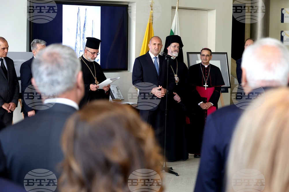 Италия - Румен Радев - откриване на изложба "Атон в рисунки и фотографии"