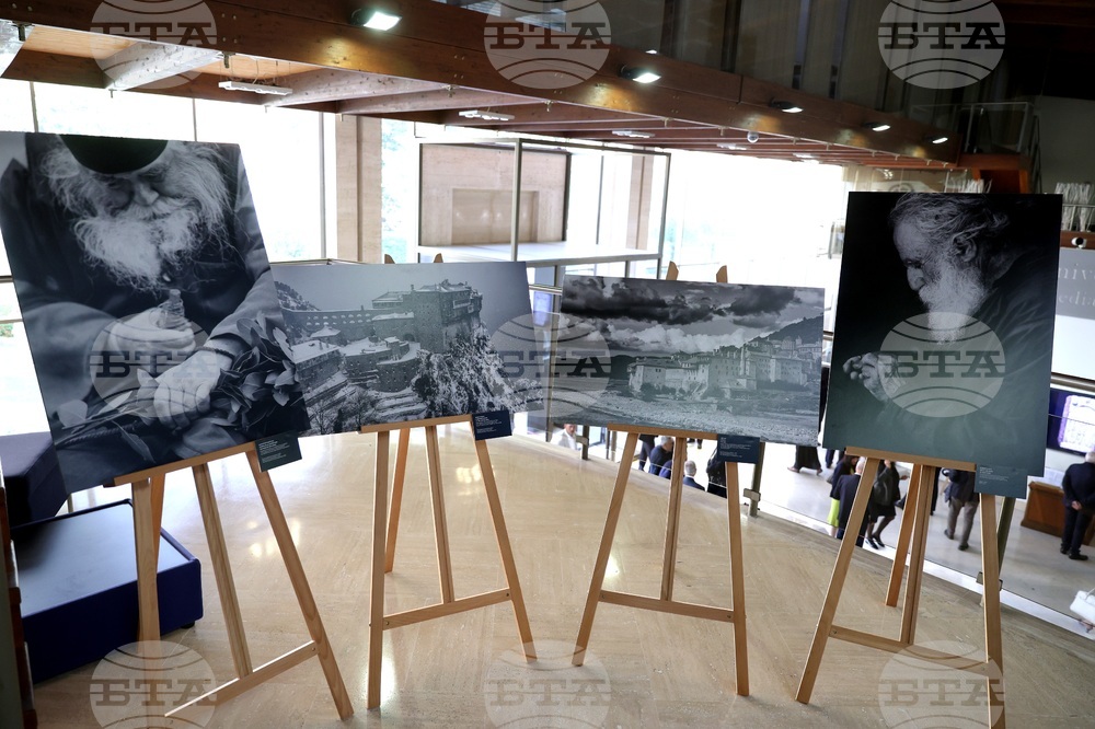 Италия - Румен Радев - откриване на изложба "Атон в рисунки и фотографии"