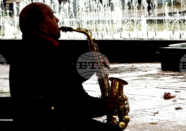 Уличен музикант