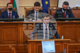Парламент - Кирил Петков