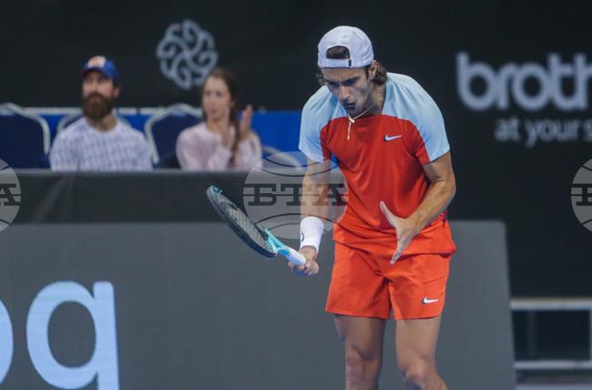 Sofia Open - тенис - полуфинал - Лоренцо Музети - Марк-Андреа Хюслер