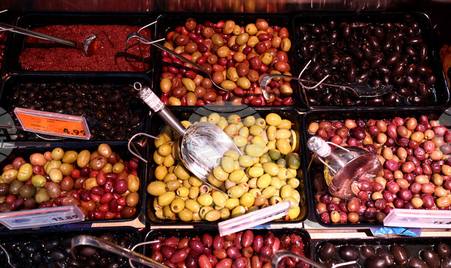 Търговията със селскостопански и хранителни продукти в ЕС намалява през ноември 2024 г. след пика през октомври