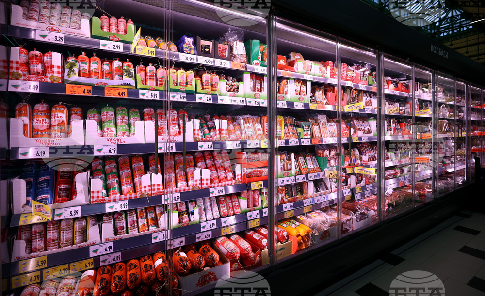 Оборотите в търговията на дребно в България нарастват със 7,8 на сто през декември 2024 г. на годишна база, съобщи НСИ