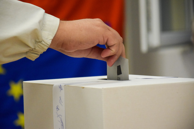 Партия "Ред, законност, справедливост" ще иска повторно касиране на изборите в Сандански, каза Яне Янев