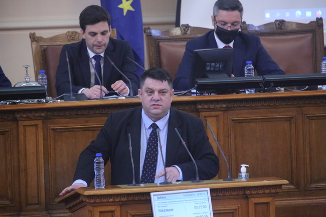 Атанас Зафиров, БСП: Няма как в тази обстановка премиерът, коалиционното мнозинство и министър на отбраната да говорят на различен език