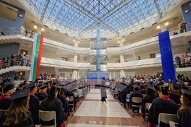 Бургас - Бургаски свободен университет - връчване на дипломи - церемония