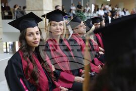 Бургас - Бургаски свободен университет - връчване на дипломи - церемония