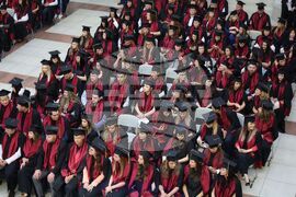 Бургас - Бургаски свободен университет - връчване на дипломи - церемония