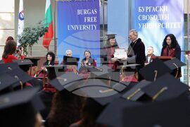 Бургас - Бургаски свободен университет - връчване на дипломи - церемония