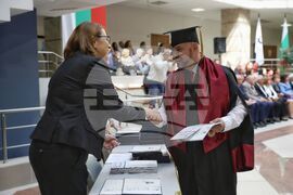 Бургас - Бургаски свободен университет - връчване на дипломи - церемония