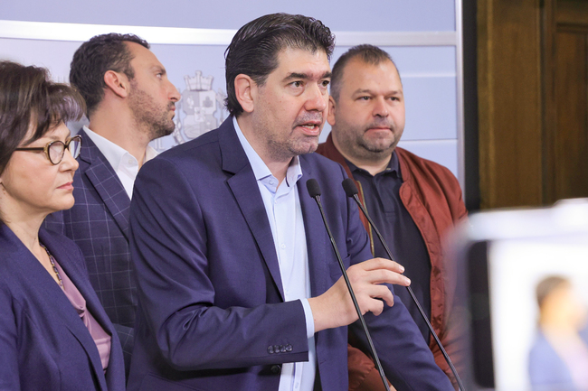 Председателят на общинската комисия по транспорт Иван Таков заяви, че ще събере комисията на извънредно заседание за лифтовите съоръжения