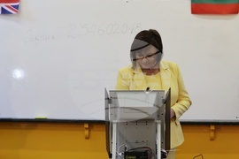 Парламентарни избори - гласуване - Корнелия Нинова