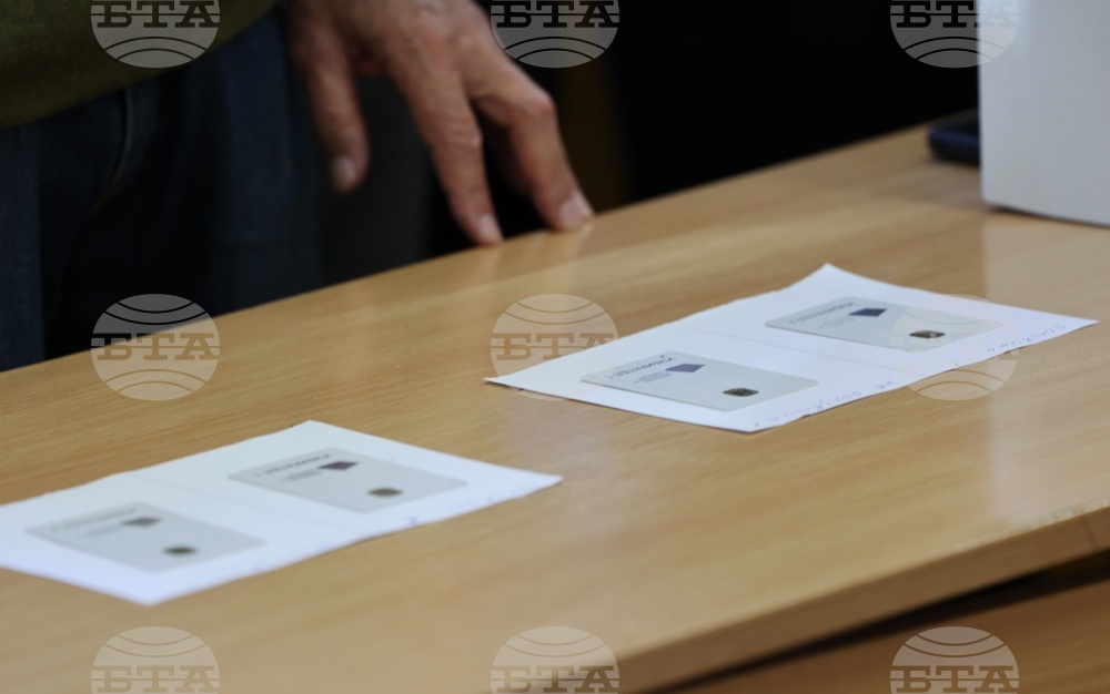В две секции в Русенско се гласува с хартиени бюлетини заради проблем с машините