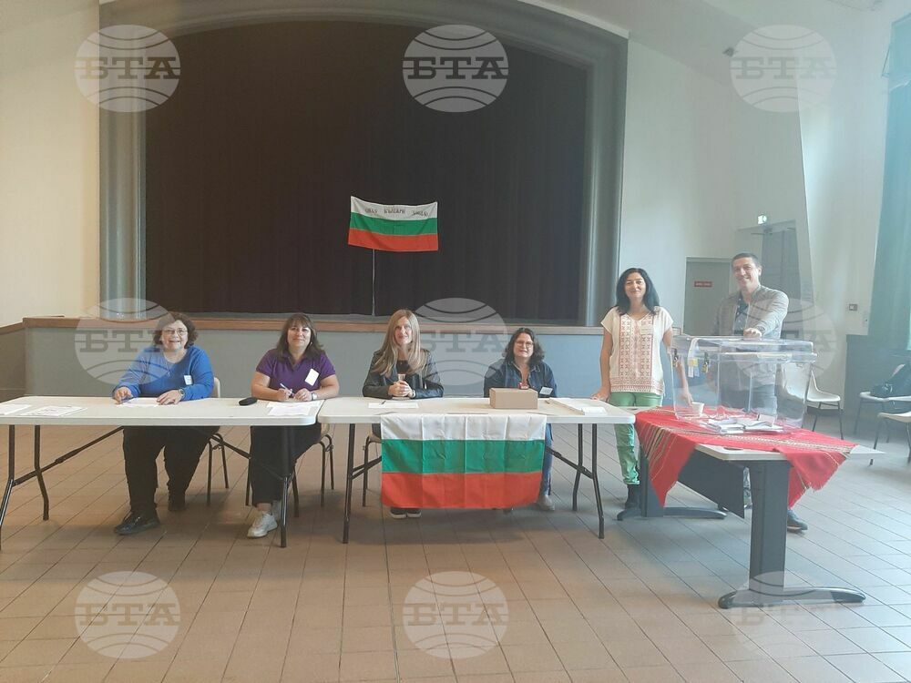 Гласуването във Франция, Албания и Ливан започна