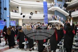 Бургас - Бургаски свободен университет - връчване на дипломи - церемония