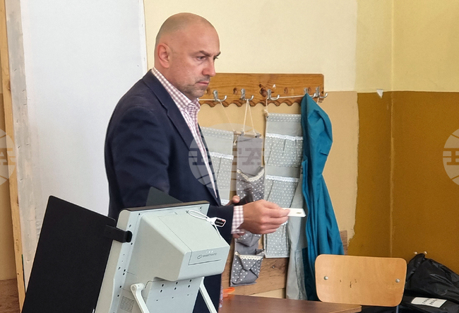 Парламентарни избори - гласуване - Любомир Каримански