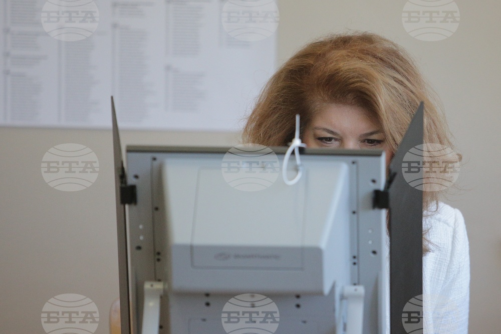Парламентарни избори - гласуване - Илияна Йотова