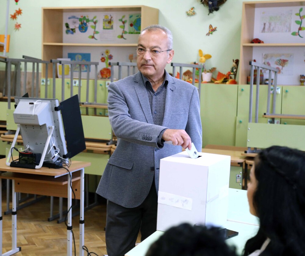 Премиерът Гълъб Донев: Гласувах за народни представители, които ще изразяват и защитават интересите на българските граждани