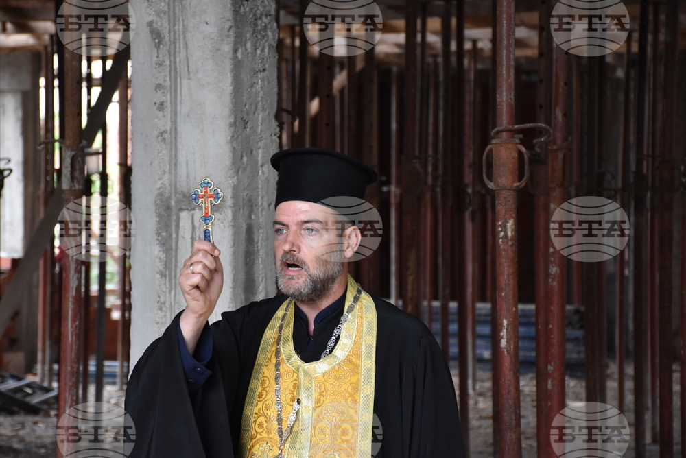 Хасково - храм - служба