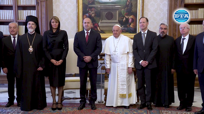 Българска делегация, водена от президента Румен Радев, бе приета на аудиенция от Негово Светейшество папа Франциск