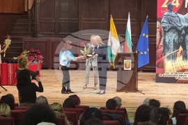 Община Добричка - отличени педагози, ученици и читалищни дейци