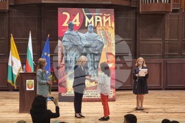 Община Добричка - отличени педагози, ученици и читалищни дейци