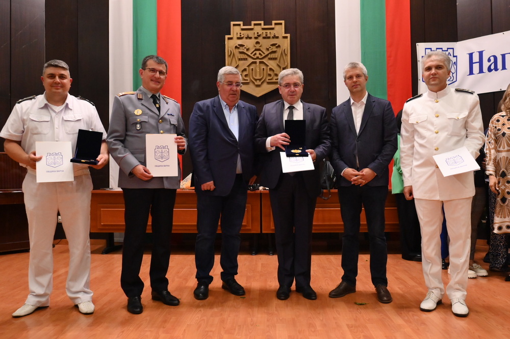 В навечерието на 24 май: ВМА с награда за обучението на курсанти-военни лекари