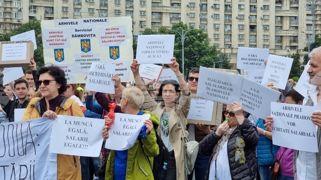 Румъния - държавни служители - протест