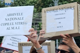 Румъния - държавни служители - протест