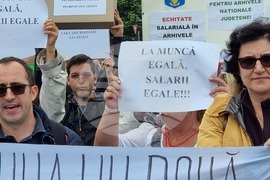 Румъния - държавни служители - протест
