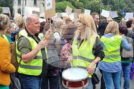 Румъния - държавни служители - протест